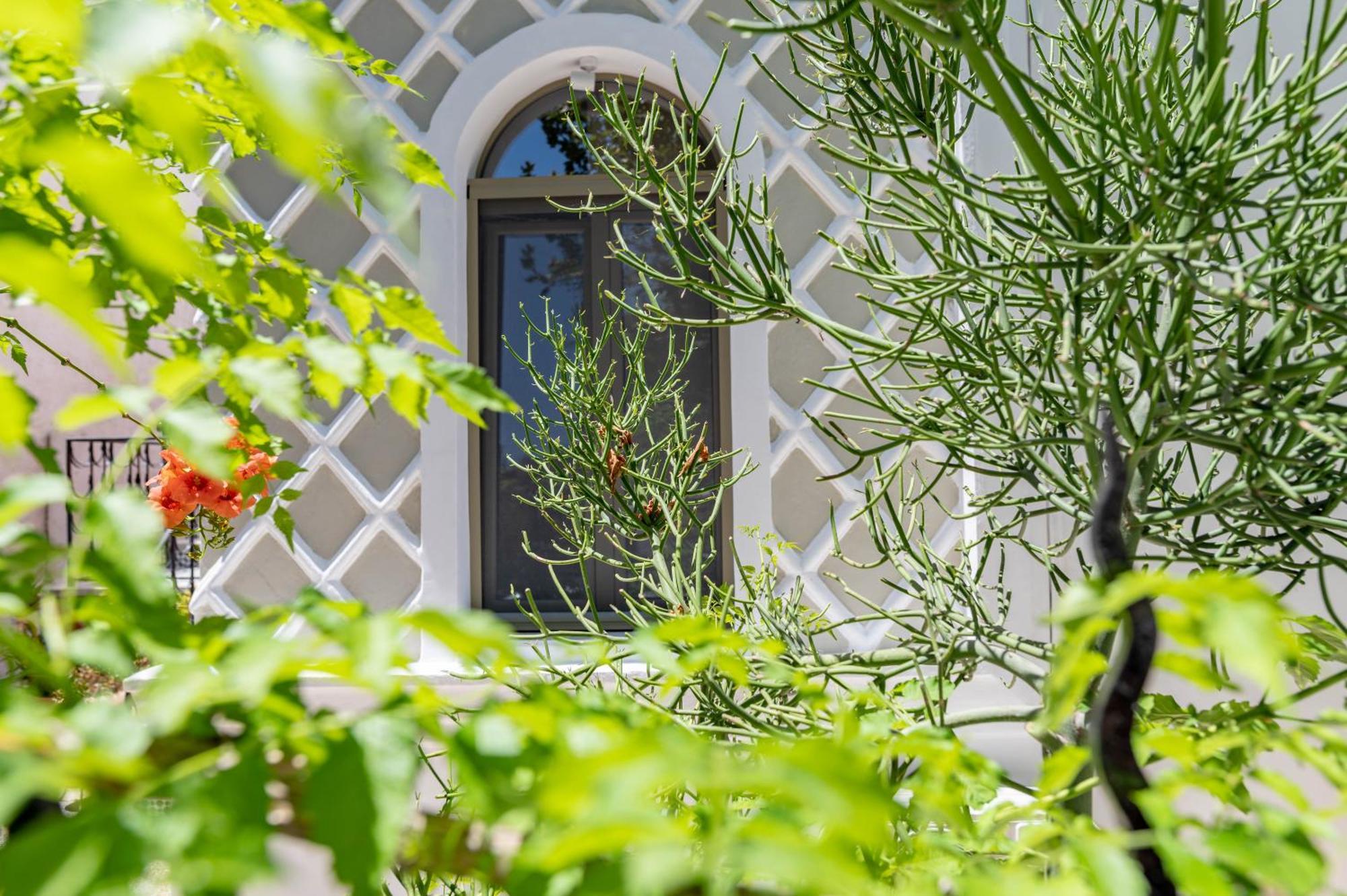 Kosnian City Suites Kültér fotó